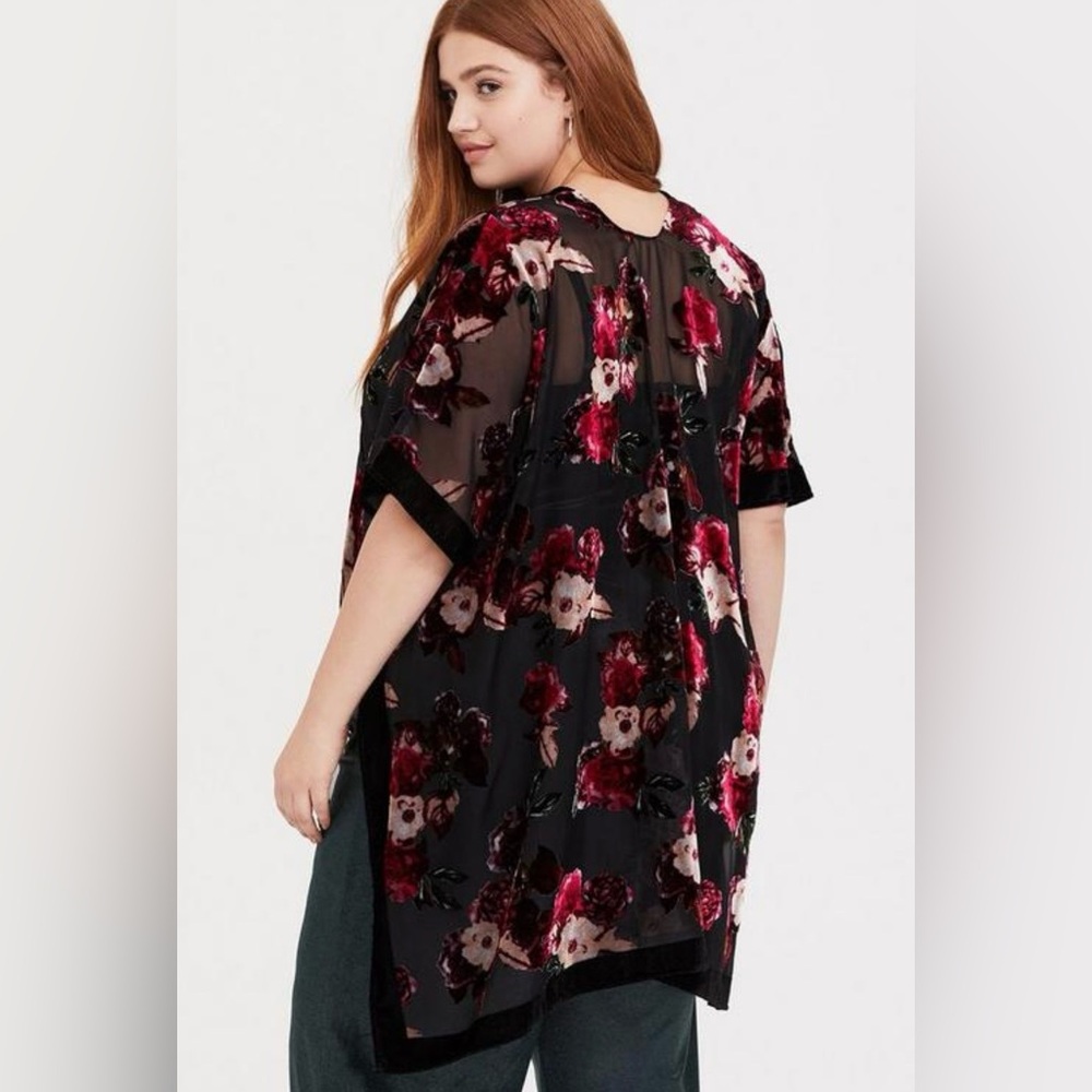 Torrid Black and Red Floral Kimono